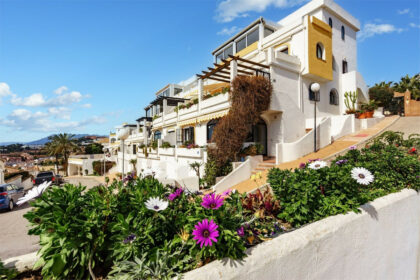 d1deb7ad759bf11bef89ed450b71f647 - 25