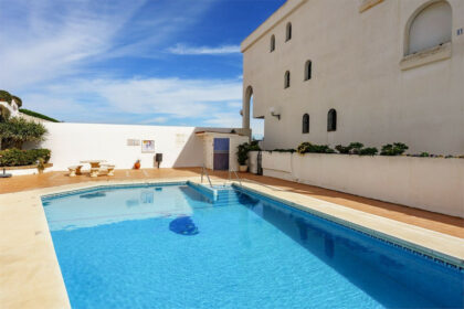 d1deb7ad759bf11bef89ed450b71f647 - 27