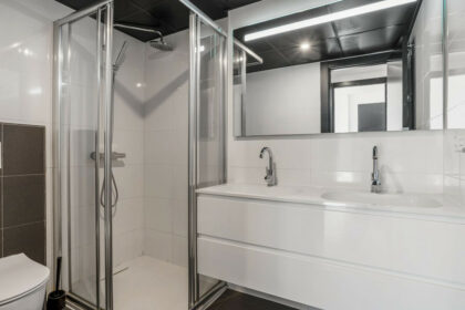 d2160e2d231f2141bf03bfc30dfc603c - 13