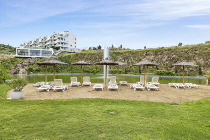 d2160e2d231f2141bf03bfc30dfc603c - 24