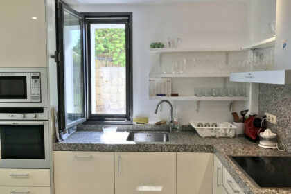 d2b2fe4e7d1060ccd406a0dcce4d4a56 - 18