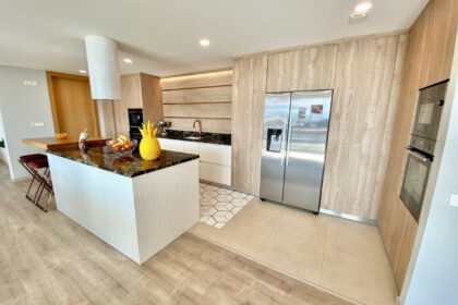 d3045f07a12504be46f88d1e02f1c46d - 10