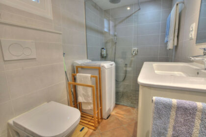 d30d724c7aac3ab19295218bf0556256 - 12