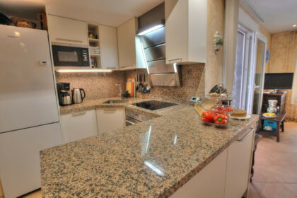 d30d724c7aac3ab19295218bf0556256 - 8