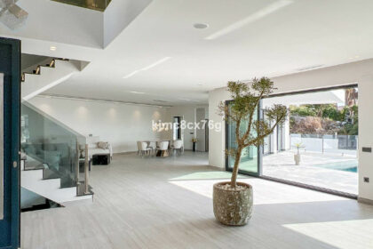 d31c3667a61dd32d4d3bb7002940a8b2 - 18