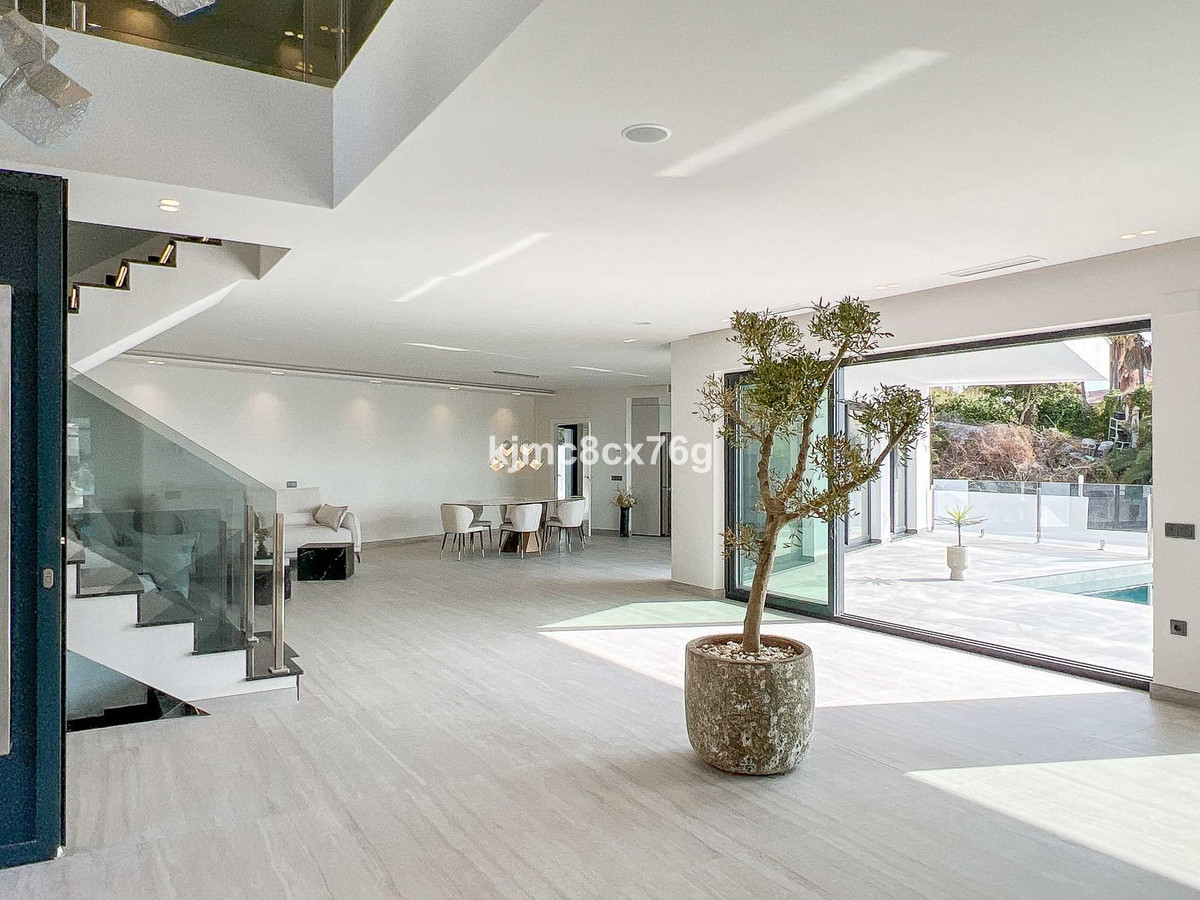 d31c3667a61dd32d4d3bb7002940a8b2 - 18