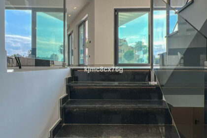 d31c3667a61dd32d4d3bb7002940a8b2 - 20