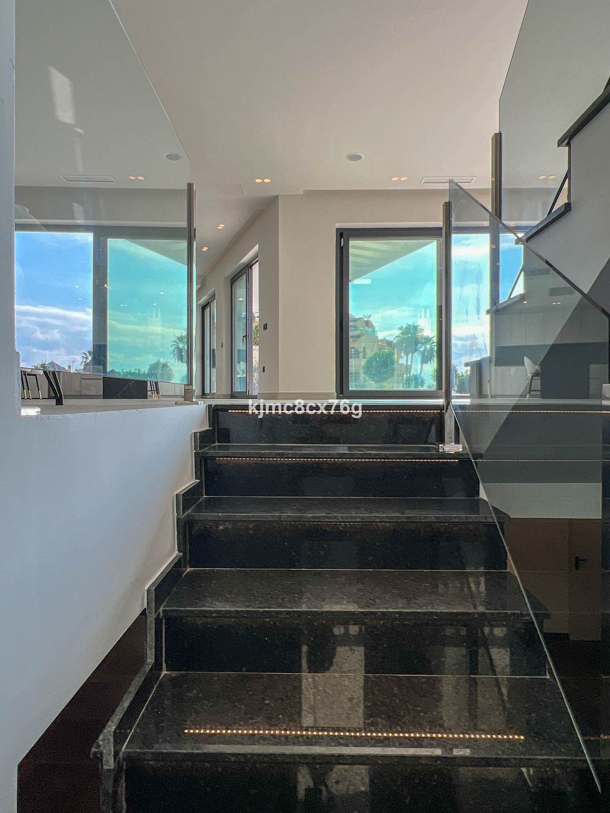 d31c3667a61dd32d4d3bb7002940a8b2 - 20