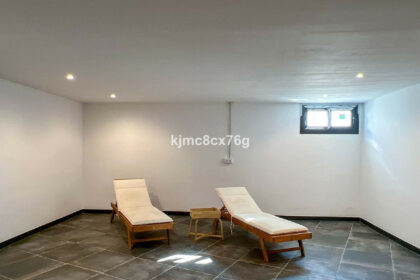 d31c3667a61dd32d4d3bb7002940a8b2 - 23