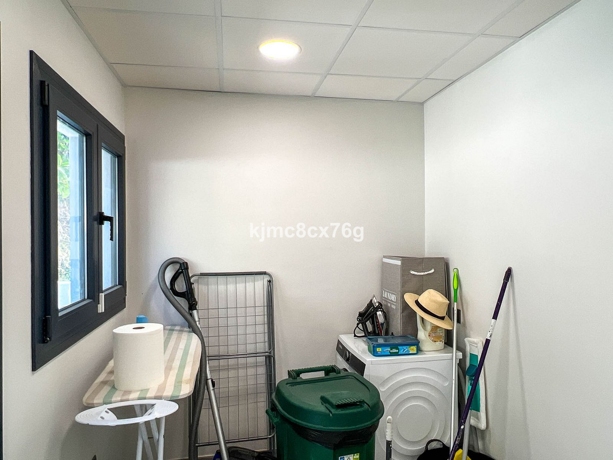 d31c3667a61dd32d4d3bb7002940a8b2 - 24