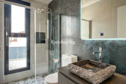 d31c3667a61dd32d4d3bb7002940a8b2 - 32