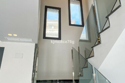 d31c3667a61dd32d4d3bb7002940a8b2 - 36