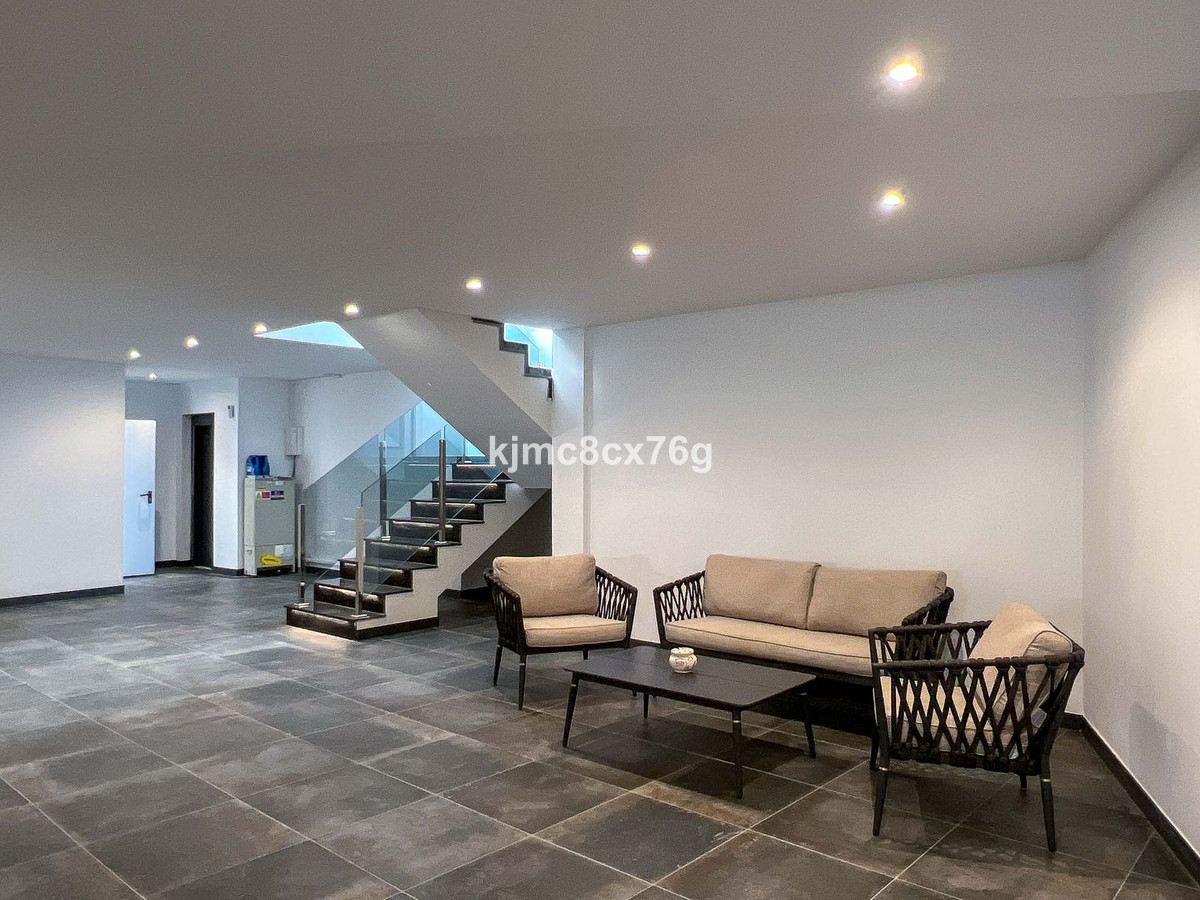 d31c3667a61dd32d4d3bb7002940a8b2 - 37