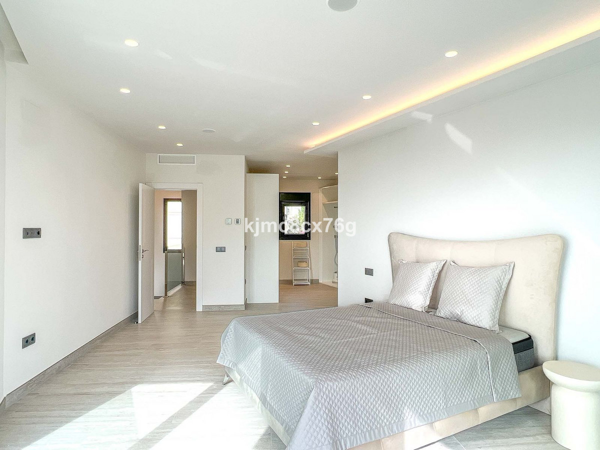 d31c3667a61dd32d4d3bb7002940a8b2 - 40