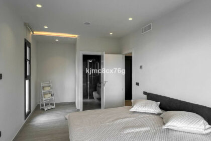 d31c3667a61dd32d4d3bb7002940a8b2 - 50