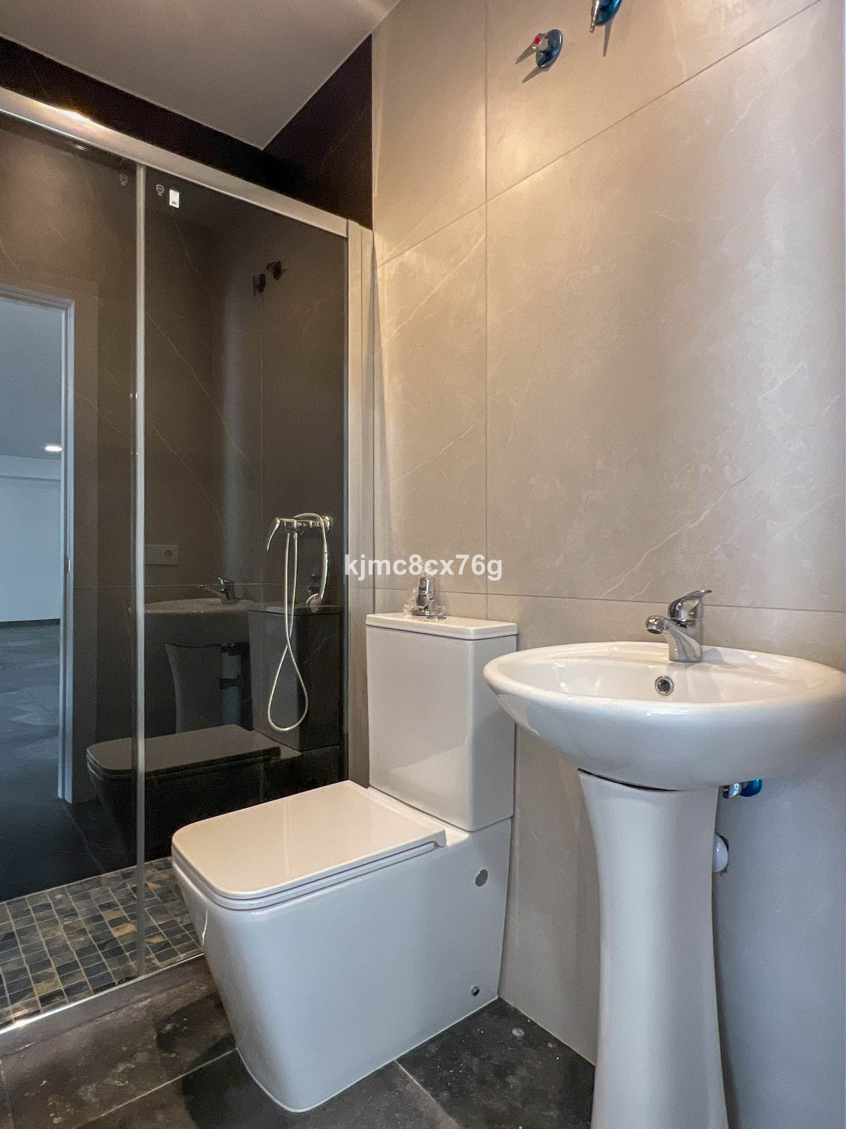 d31c3667a61dd32d4d3bb7002940a8b2 - 55