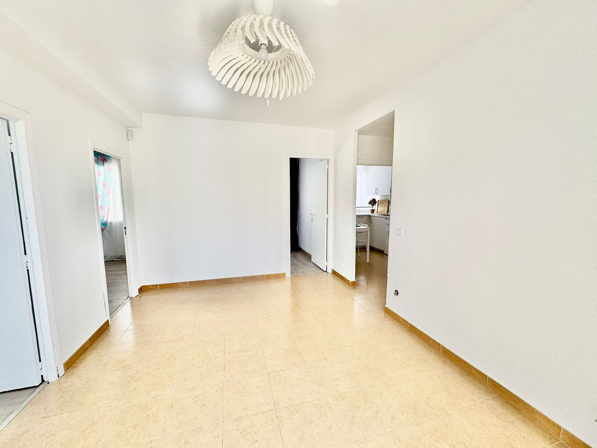 d38e542accd74e9150dbb8a168aed87a - 16