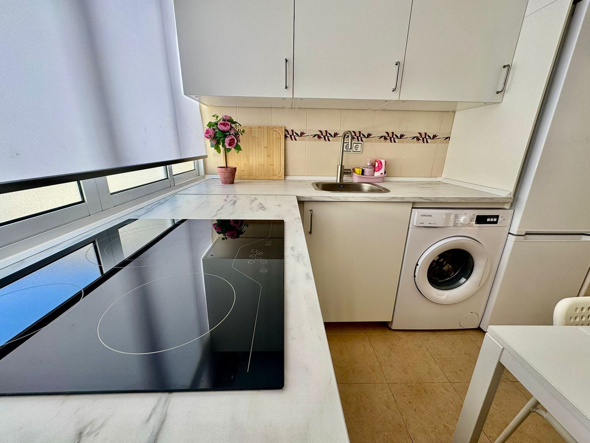 d38e542accd74e9150dbb8a168aed87a - 27