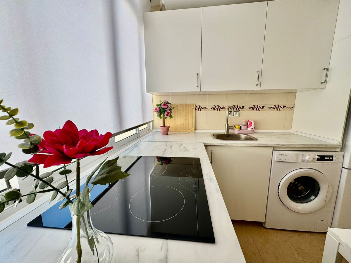 d38e542accd74e9150dbb8a168aed87a - 28