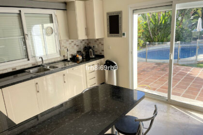 d39f33f2bca05ee2b2f1f0dc8a14b86b - 24