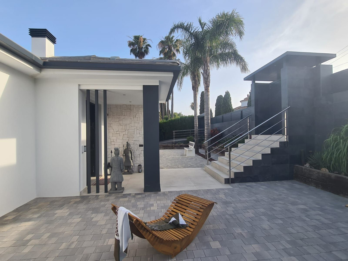 d4096f077df7b401847cc30da14a5e12 - 4