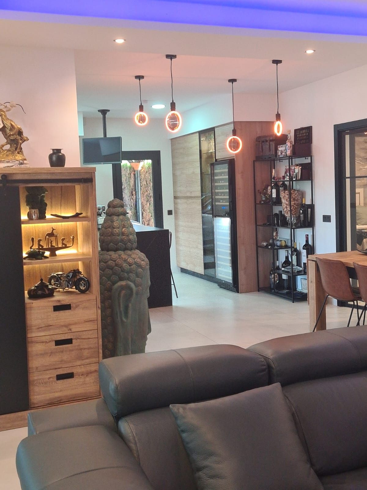 d4096f077df7b401847cc30da14a5e12 - 9