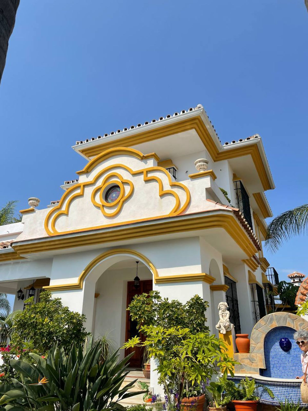 d45dd1c6bd72b92aa470bdaf10a52021 - 1