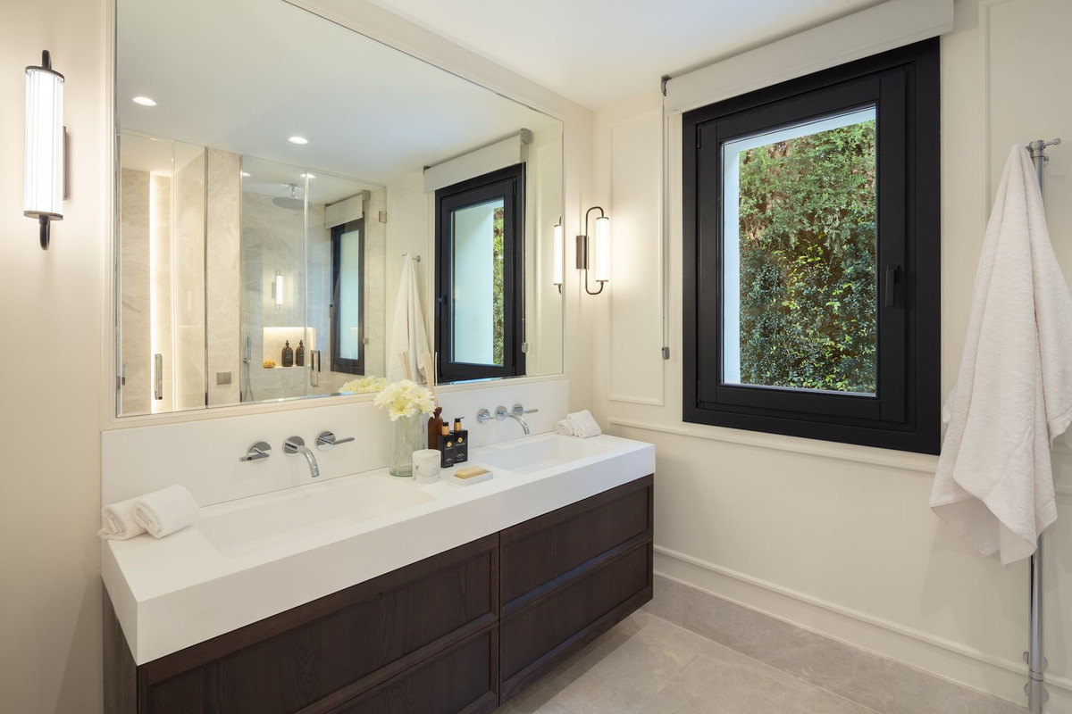 d470ee0b25afeea4d437424a451bde65 - 24