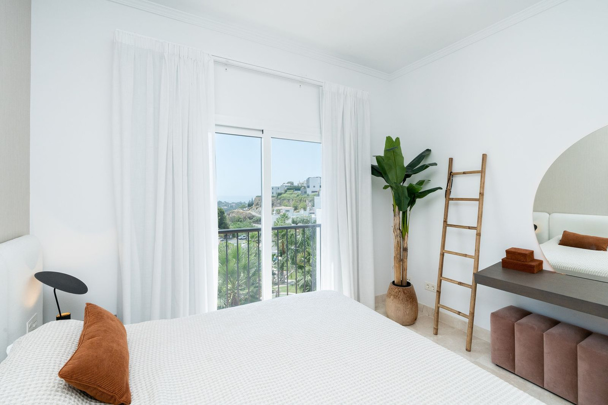 d4caaa33c9b1f0c2a6f5c6d4055b8dbc - 11