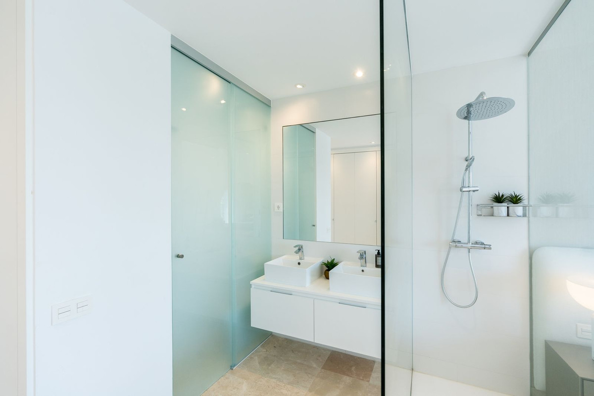 d4caaa33c9b1f0c2a6f5c6d4055b8dbc - 12