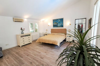 d4d3fd196ea65a92fcd9be1472a67cf8 - 11