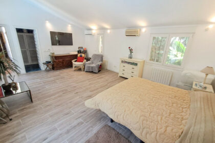 d4d3fd196ea65a92fcd9be1472a67cf8 - 12