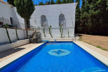 d4d3fd196ea65a92fcd9be1472a67cf8 - 53