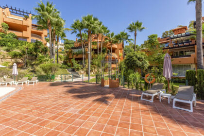 d709746651460f7bd9d146d94e8348d2 - 32