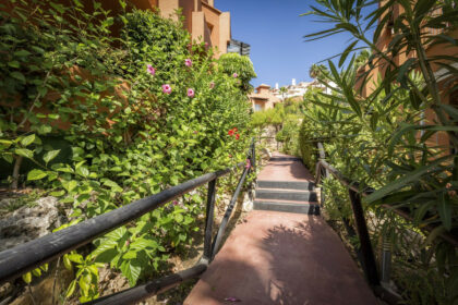 d709746651460f7bd9d146d94e8348d2 - 38