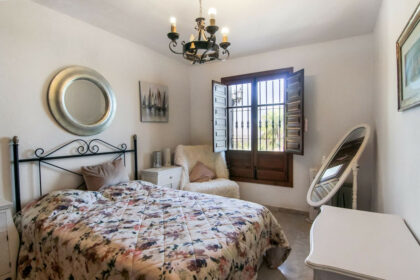 d815486b7fe68e398dffdc3b2db04260 - 18