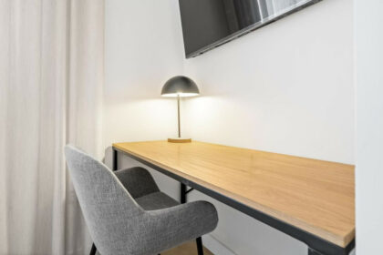 d833c09661583f6e4a6bc7383cce378d - 12