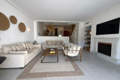 d88cfef1376382984f1015b9ad26e470 - 11