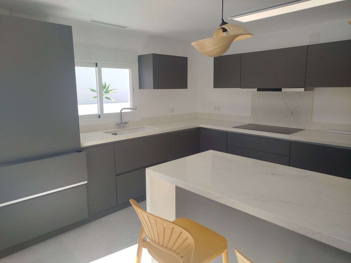 d88e00432f03c28ca4d0763275915ef5 - 18