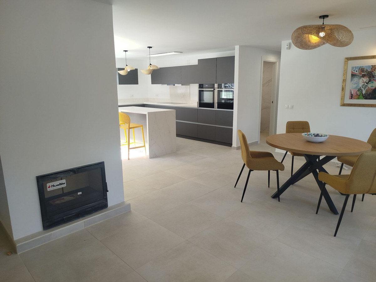 d88e00432f03c28ca4d0763275915ef5 - 24