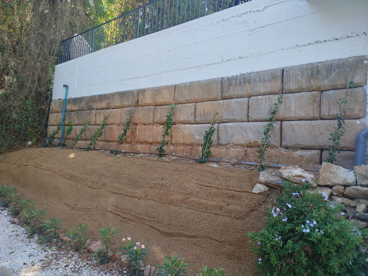 d88e00432f03c28ca4d0763275915ef5 - 73