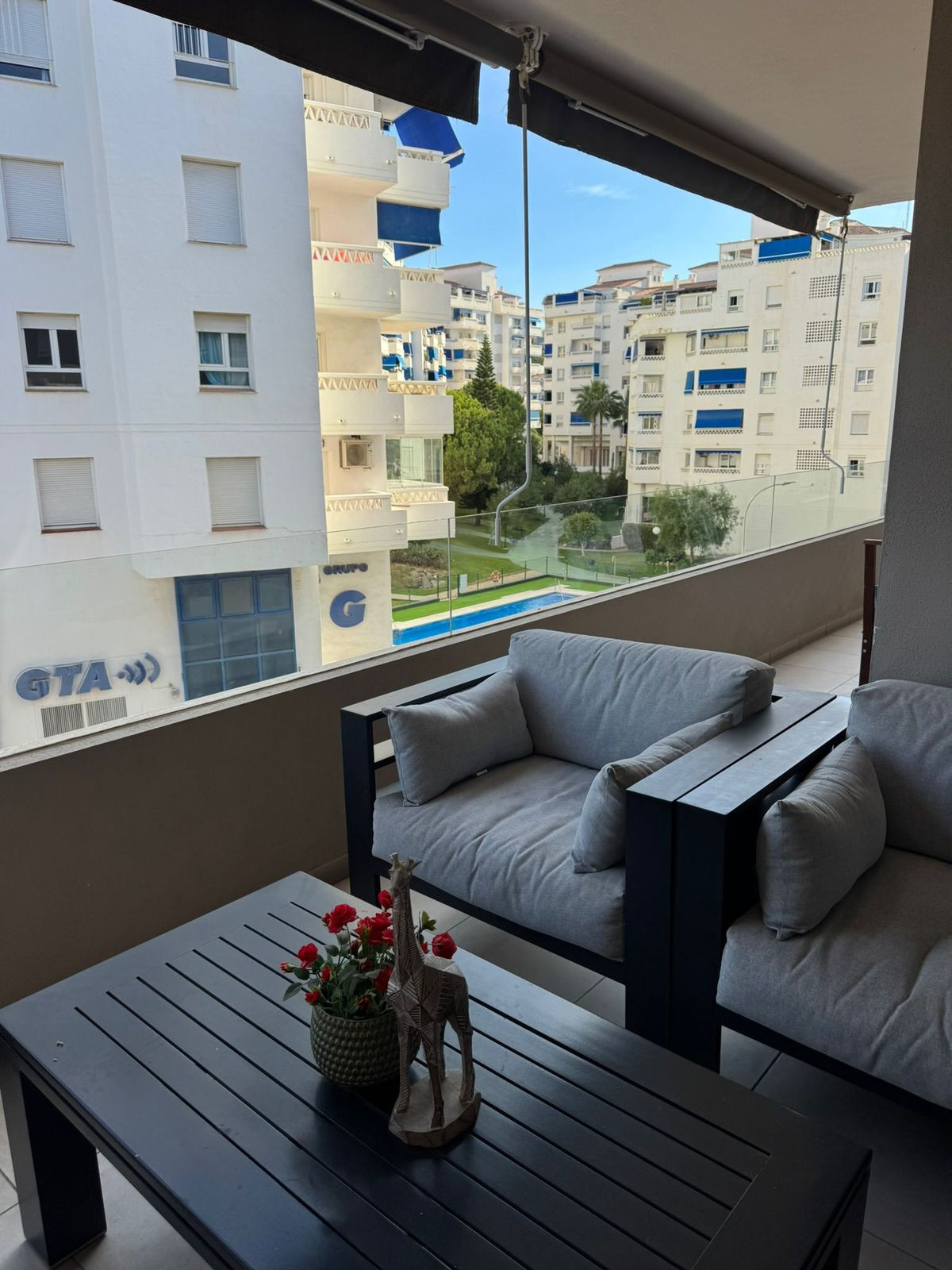 d8d118b7613ec8df09b5be7d3281b8d2 - 10