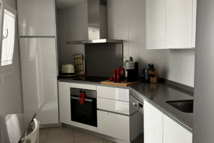 d8d118b7613ec8df09b5be7d3281b8d2 - 13