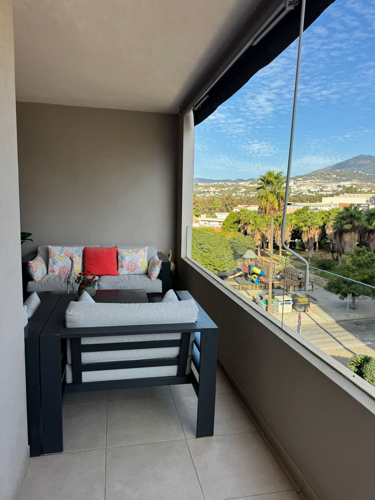 d8d118b7613ec8df09b5be7d3281b8d2 - 3