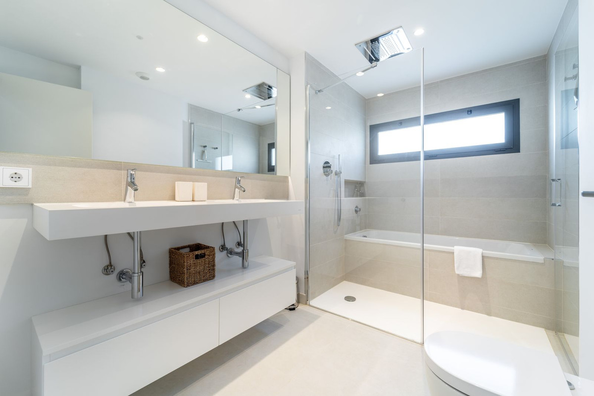 d916042ade02bfdc0426e189a3efe237 - 24