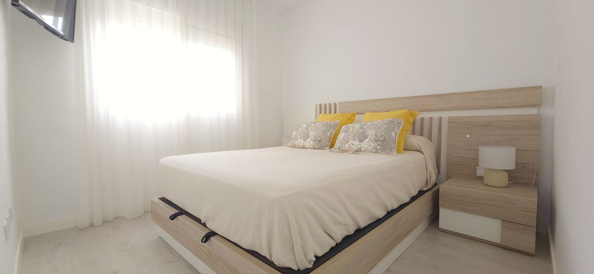 d970d1d1646cd0b85f4f9d86eb973bba - 12