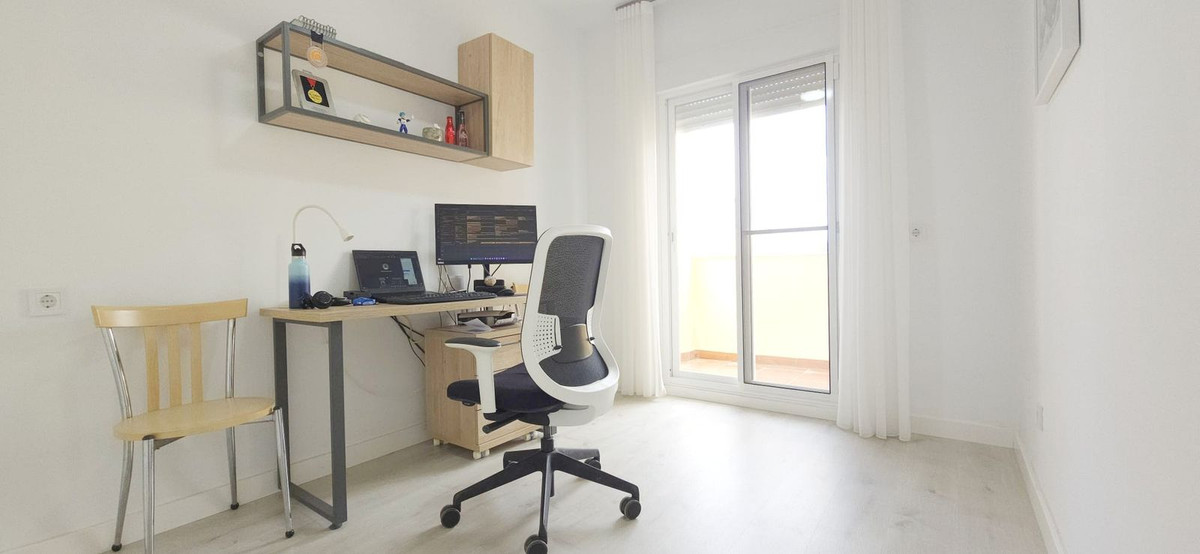 d970d1d1646cd0b85f4f9d86eb973bba - 18