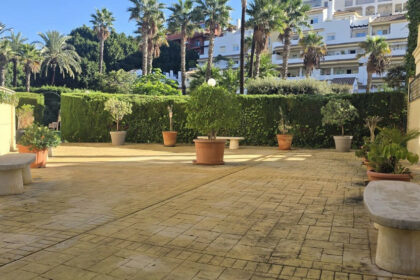 d970d1d1646cd0b85f4f9d86eb973bba - 23