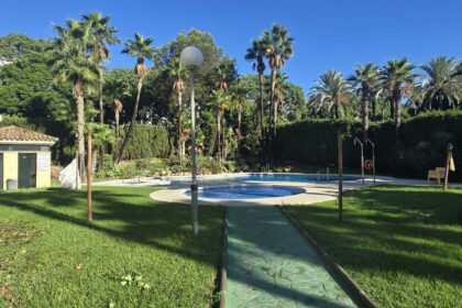 d970d1d1646cd0b85f4f9d86eb973bba - 24