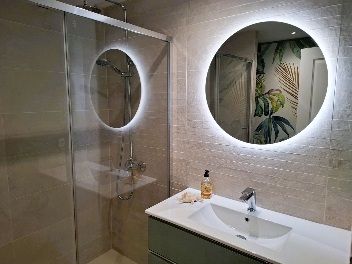 dae5d7c5ba466b6780109805bf2ad028 - 10